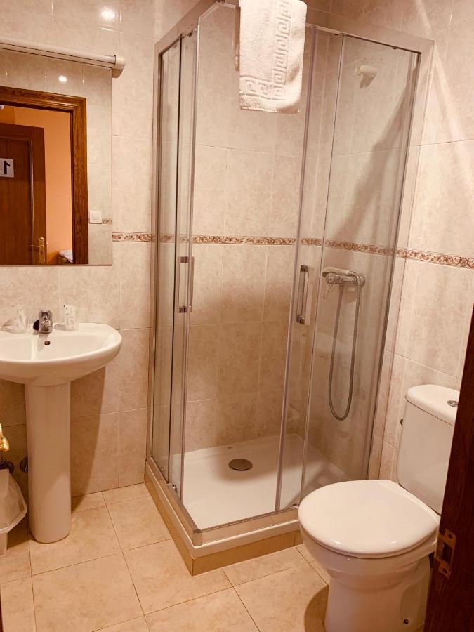 Hotel Hostal La Serna Potes Esterno foto