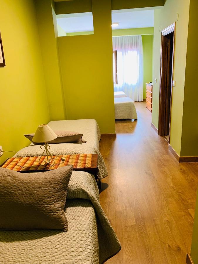Hotel Hostal La Serna Potes Esterno foto